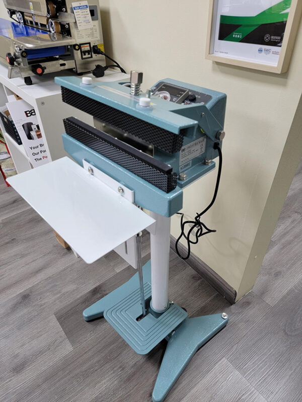 Constant heat sealer on foot - Image 2