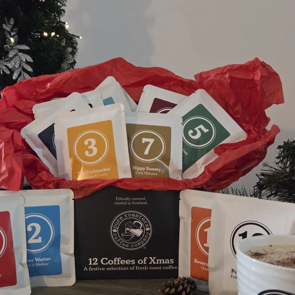 White kraft flat pouches with number stickers 1 to 24 for an advent calendar